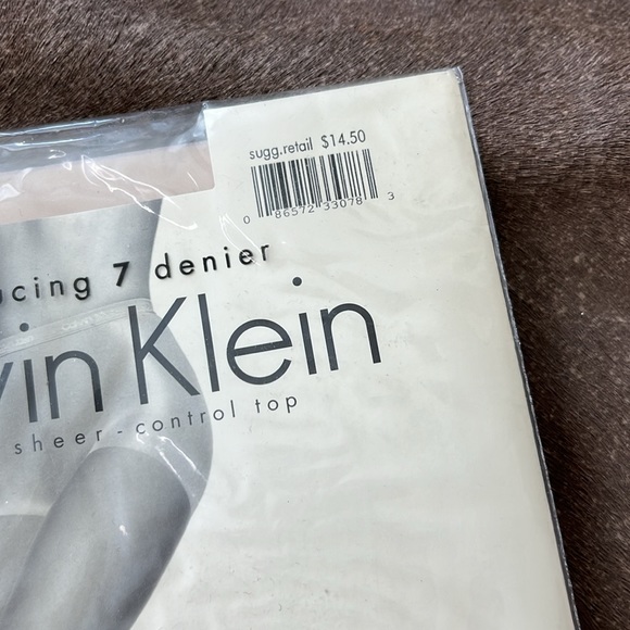 Calvin Klein 7 Denier Infinite Sheer Control Top Almost Black C - Picture 3 of 6